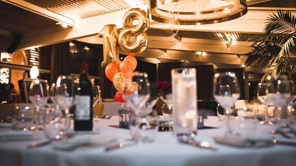 Photo 1556125574 D7f27ec36a06 1.jpeg